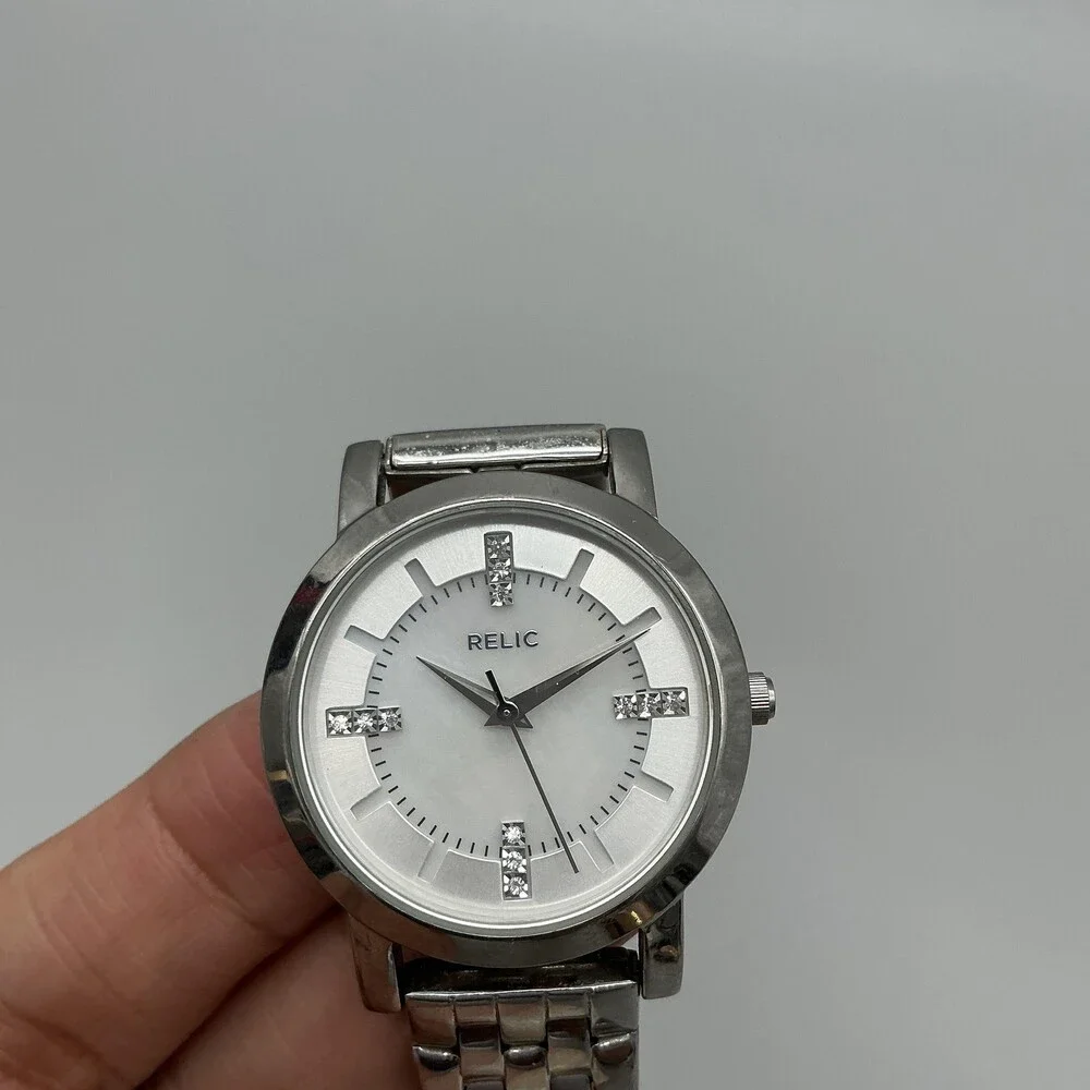 Relic ZR34043 Womens Watch 32mm Silver Tone Stainless Crystals New Battery 6.75